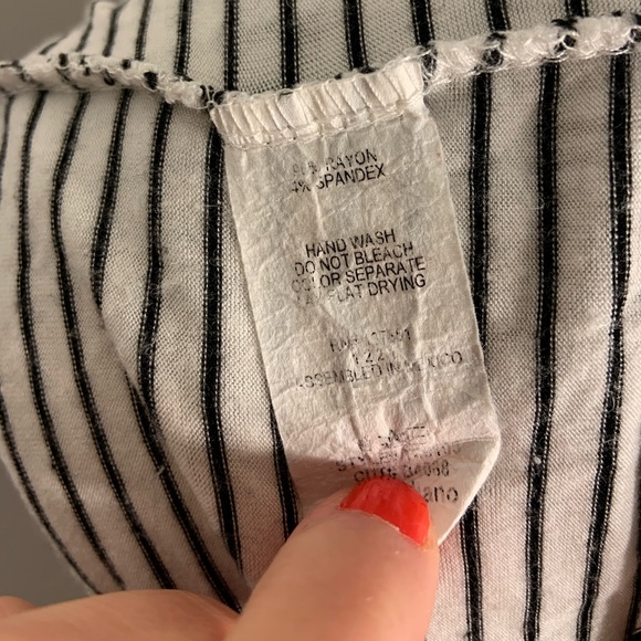 Live in the moment • Stripe Peplum top - Picture 6 of 6